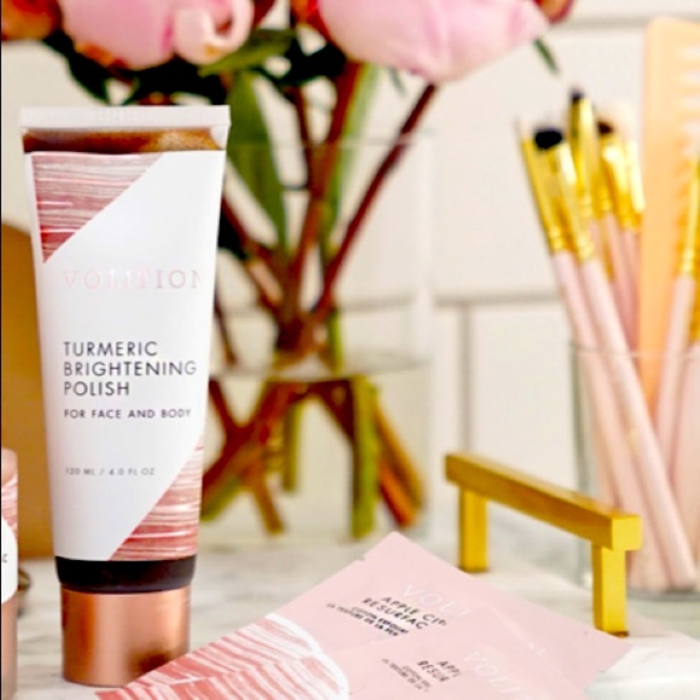 New VOLITION BEAUTY Turmeric Brightening Polish - Picture 6 of 14